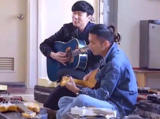 王菲砸千萬築愛巢！花心思裝潢「處處為謝霆鋒著想」❤　特地打造密室推開門「滿地名貴吉他」