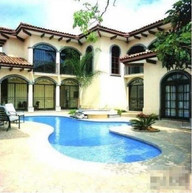 王菲砸千萬築愛巢！花心思裝潢「處處為謝霆鋒著想」❤　特地打造密室推開門「滿地名貴吉他」