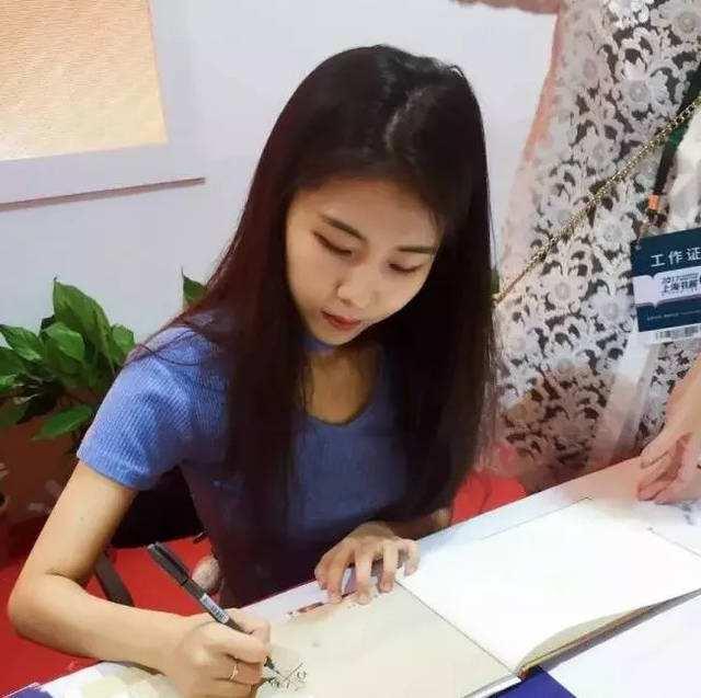 90後女孩擅長畫「無臉人」！一眼便看出是誰，清新脫俗收穫百萬粉絲，專家：畫風讓人驚奇