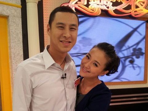 簽字離8年婚姻!何妤玟為孩子「向老公下跪道歉」 坦言每個月「被逼到大哭」:我好像他丫鬟