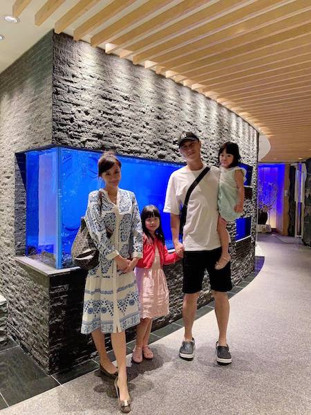 簽字離8年婚姻!何妤玟為孩子「向老公下跪道歉」 坦言每個月「被逼到大哭」:我好像他丫鬟