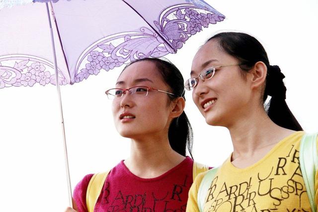 最累外婆！三胞胎女兒「各生三胞胎」如開幼兒園　想替子女分擔「獨自帶9寶貝孫」網友嘖嘖稱奇