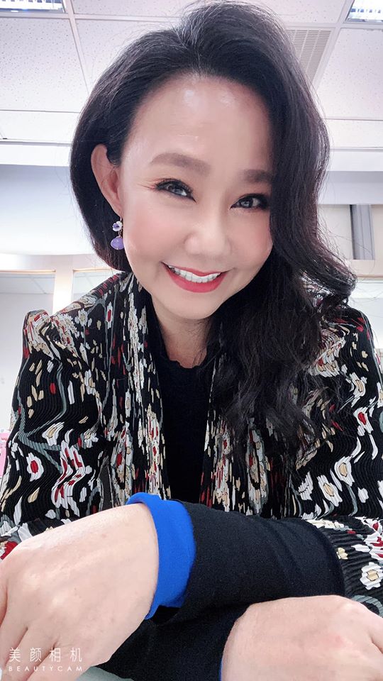 人生中年才開始！呂雪鳳為家人「18歲扛百萬債」各行業都做過　「50 年後拿下金馬獎」活出燦爛後半生