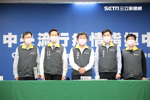 不能挑顏色！家長怨「兒子戴粉色口罩」根本不敢上課　口罩大廠力挺「宣布推限量款」：勇敢站出來