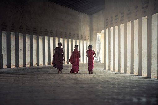 人生不易：最困難的時候， 往往也是最接近成功的時候，只要一個轉念， 最後將會逆轉你的人生