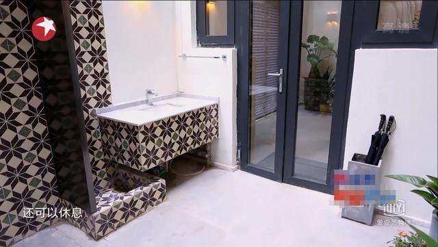 99歲嬤歷經動亂「學會看淡生離」住80年老房想念父親 與4兒同住「全家大小愛好書畫」天天齊聚創作話家常