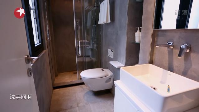 99歲嬤歷經動亂「學會看淡生離」住80年老房想念父親 與4兒同住「全家大小愛好書畫」天天齊聚創作話家常