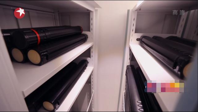 99歲嬤歷經動亂「學會看淡生離」住80年老房想念父親 與4兒同住「全家大小愛好書畫」天天齊聚創作話家常