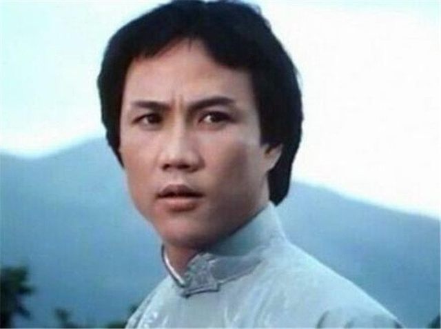 被爆出軌已婚女星！74歲男星皈依佛門「剃度出家」　如今「為了兒子還俗」不再留戀演藝圈