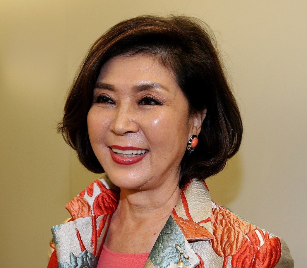 最美主持曝婚後發現「丈夫早有子還結紮」當媽夢碎　「命中沒兒女不強求」分享優雅一生秘笈