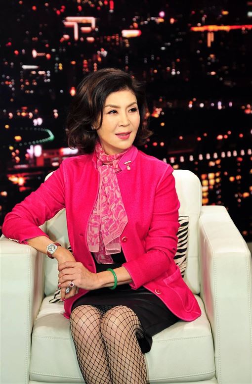 最美主持曝婚後發現「丈夫早有子還結紮」當媽夢碎　「命中沒兒女不強求」分享優雅一生秘笈