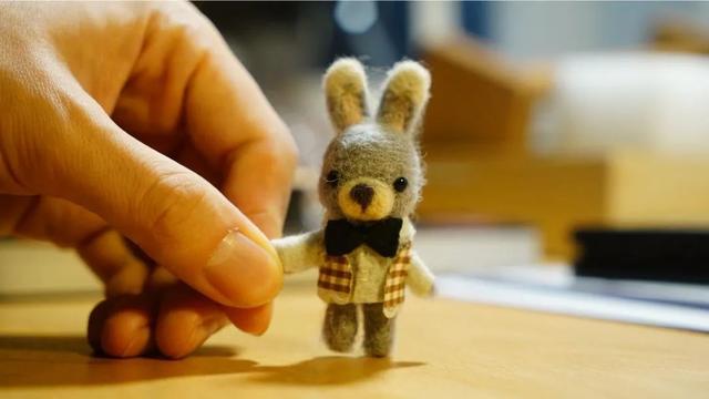 不上班不讀書！少女畢業「宅11年做手工藝」前3年零收入　老公最早發現天賦「督促她必須前進」今揚名海外