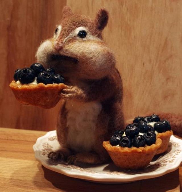 不上班不讀書！少女畢業「宅11年做手工藝」前3年零收入　老公最早發現天賦「督促她必須前進」今揚名海外