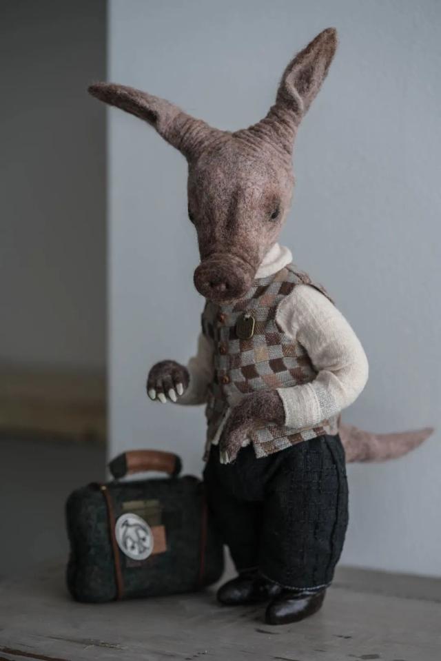 不上班不讀書！少女畢業「宅11年做手工藝」前3年零收入　老公最早發現天賦「督促她必須前進」今揚名海外