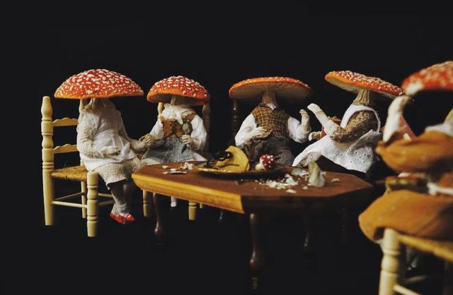 不上班不讀書！少女畢業「宅11年做手工藝」前3年零收入　老公最早發現天賦「督促她必須前進」今揚名海外