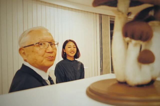 不上班不讀書！少女畢業「宅11年做手工藝」前3年零收入　老公最早發現天賦「督促她必須前進」今揚名海外