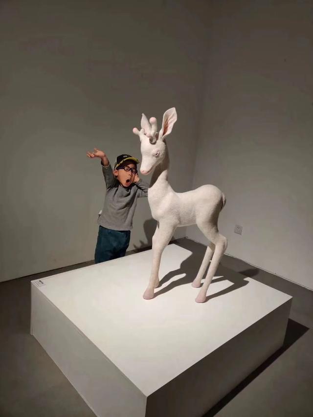 不上班不讀書！少女畢業「宅11年做手工藝」前3年零收入　老公最早發現天賦「督促她必須前進」今揚名海外