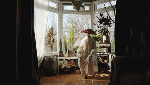 不上班不讀書！少女畢業「宅11年做手工藝」前3年零收入　老公最早發現天賦「督促她必須前進」今揚名海外