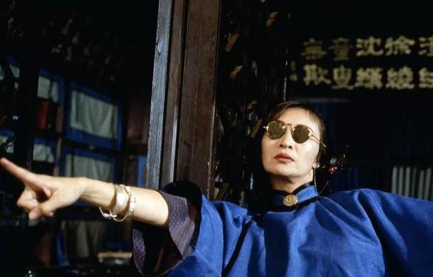 擁絕世美貌！金馬影后敢愛敢恨「主動甩謝賢」與秦祥林離婚　「情路坎坷」卻從不委屈自己