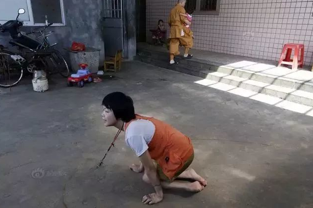 人間「活菩薩」!61歲老尼姑收養30個「嬰兒」 負擔超重不言苦,大師:孩子與我有緣