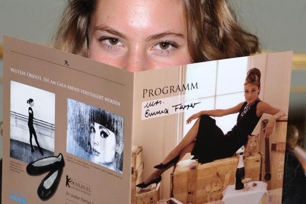 傳奇女神的基因就是強!奧黛麗赫本孫女「登上時尚雜誌封面」 空靈五官「完美複製祖母顏值」美到屏息