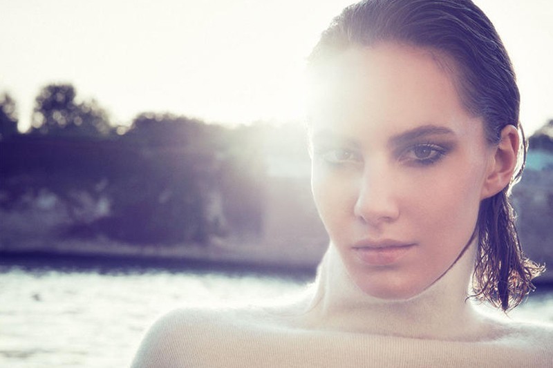 傳奇女神的基因就是強!奧黛麗赫本孫女「登上時尚雜誌封面」 空靈五官「完美複製祖母顏值」美到屏息