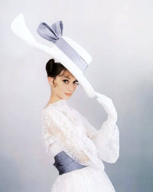 傳奇女神的基因就是強!奧黛麗赫本孫女「登上時尚雜誌封面」 空靈五官「完美複製祖母顏值」美到屏息