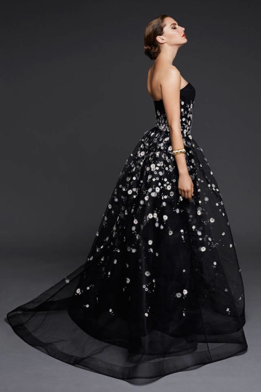 傳奇女神的基因就是強!奧黛麗赫本孫女「登上時尚雜誌封面」 空靈五官「完美複製祖母顏值」美到屏息