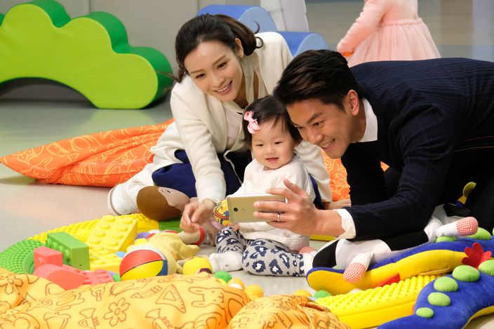 孩子突然變安靜！媽媽衝進廁所「見女兒在煮湯」奶音問：要喝嗎　拿湯勺一撈傻眼「誰來救救我」