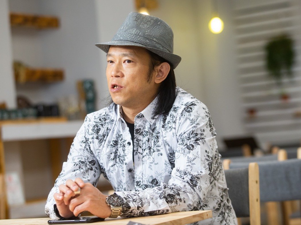 浪子回頭！顏正國育3寶「堅持不進校園」請媽媽代勞　超開明教育「不犯錯就好」父愛彌補遺憾