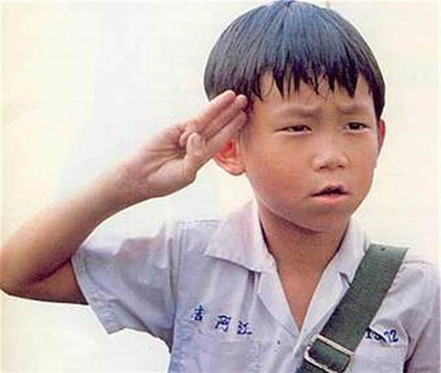 浪子回頭！顏正國育3寶「堅持不進校園」請媽媽代勞　超開明教育「不犯錯就好」父愛彌補遺憾