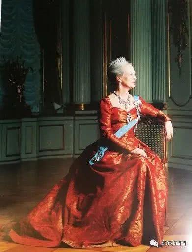 與夫君互寵一輩子，活得洒脫不羈愛自由，這位80歲女王也太讓人羨