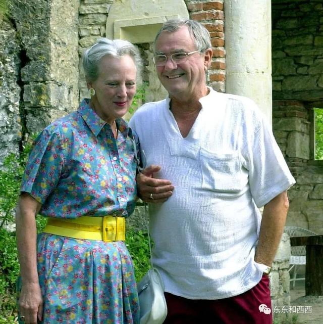 與夫君互寵一輩子，活得洒脫不羈愛自由，這位80歲女王也太讓人羨