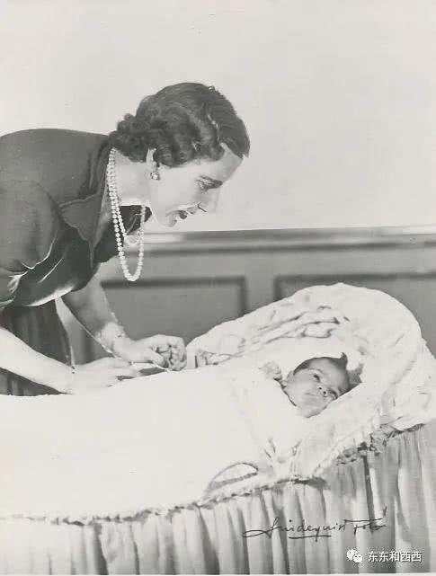 貴族愛上首位女王！「為妻棄身分地位」互寵一生　致敬51年婚姻「生前親自規畫身後事」送愛人最後禮物