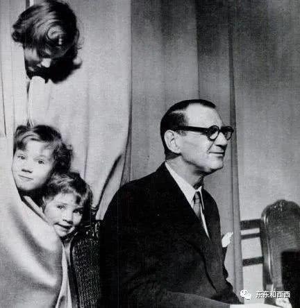 貴族愛上首位女王！「為妻棄身分地位」互寵一生　致敬51年婚姻「生前親自規畫身後事」送愛人最後禮物