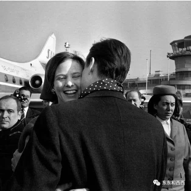 貴族愛上首位女王！「為妻棄身分地位」互寵一生　致敬51年婚姻「生前親自規畫身後事」送愛人最後禮物