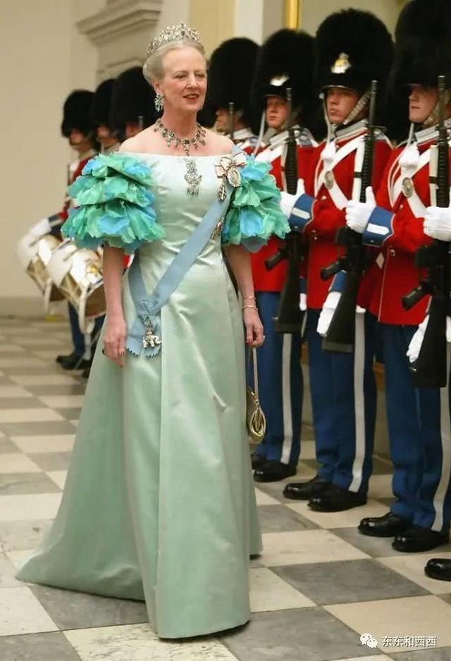 貴族愛上首位女王！「為妻棄身分地位」互寵一生　致敬51年婚姻「生前親自規畫身後事」送愛人最後禮物