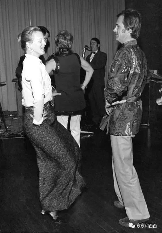 貴族愛上首位女王！「為妻棄身分地位」互寵一生　致敬51年婚姻「生前親自規畫身後事」送愛人最後禮物