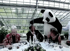 貴族愛上首位女王！「為妻棄身分地位」互寵一生　致敬51年婚姻「生前親自規畫身後事」送愛人最後禮物