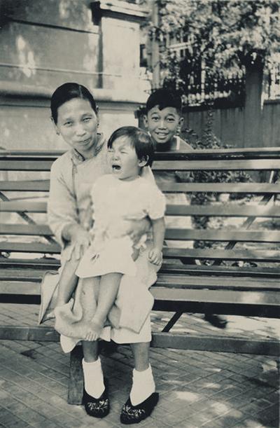 陪嫁侍女受夫人賞識「指定做小妾」任勞任怨沒名分　獨養9子女「各個成菁英」晚年孤身離去了無遺憾