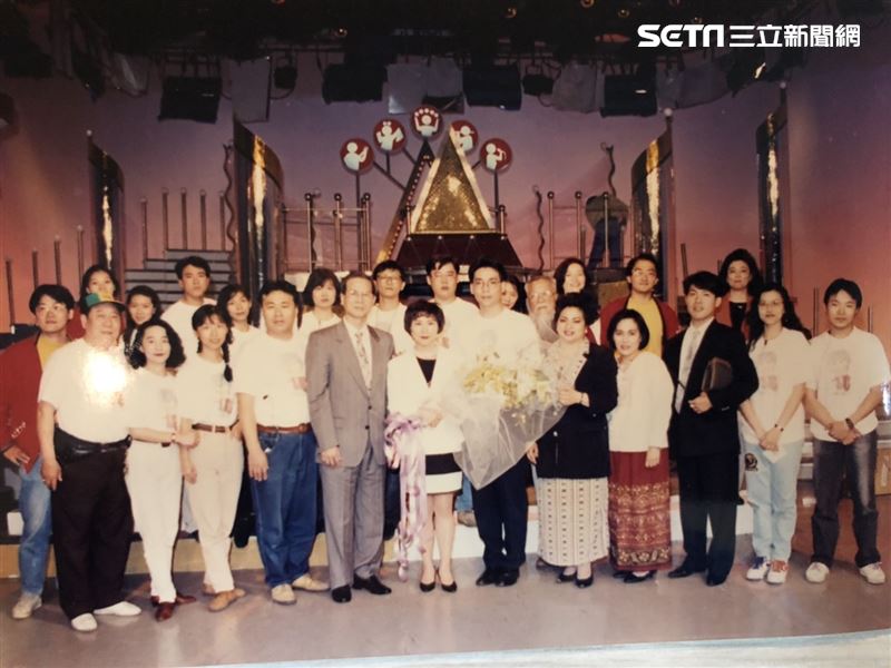 《五燈獎》女主持生前暖舉無數！助昔搭擋「買房貸款」：像大家的媽媽　他難忘「12歲選秀台下驚喜」永遠感謝