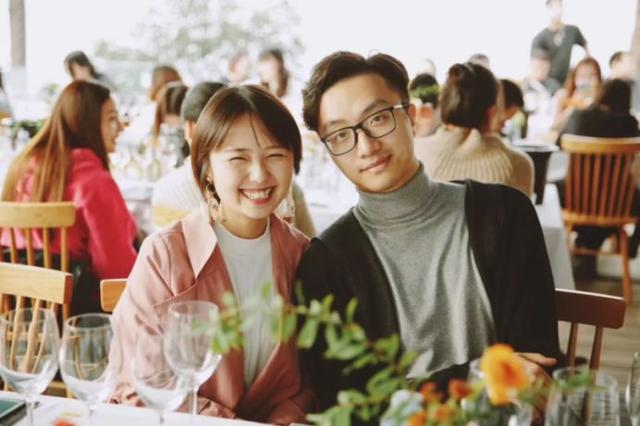 婚姻裡也講義氣！夫妻棄百萬年薪「深山開書店」陪對方做傻事　蟲鳴鳥叫如仙境「迎遲來婚禮」誓相伴一生