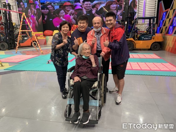 馬國畢帶「102歲嬤上節目」祖孫互動好溫馨　拚副業還千萬債：想讓家人放心