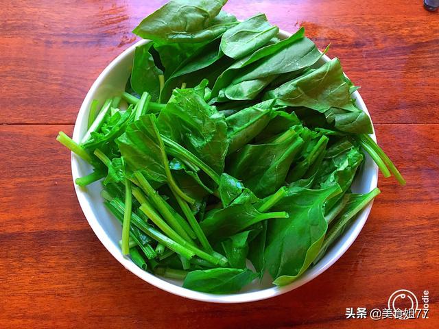 老母親煮50多年豬肝湯「不腥不膻」的秘訣！ 原來一碗水最關鍵，學會了豬肝「脆嫩爽口」