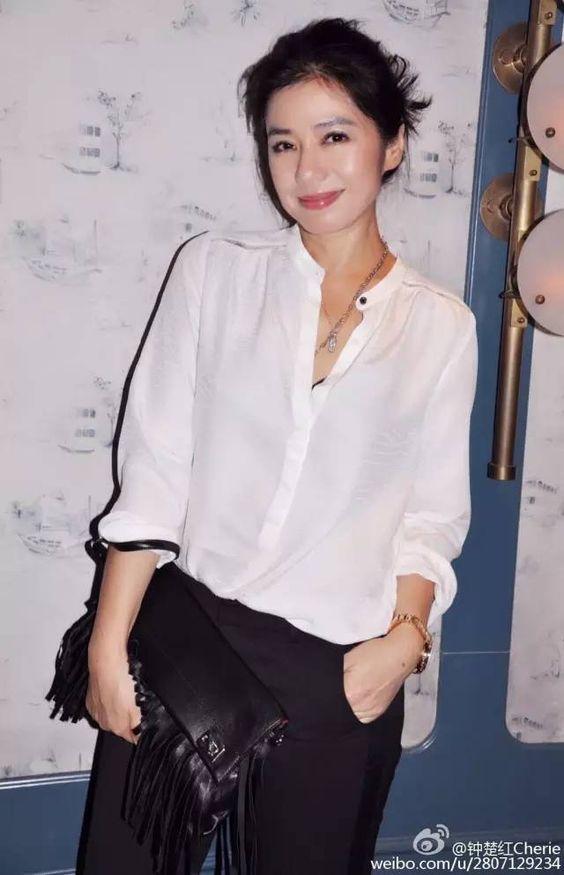 當年香港第一美！鐘楚紅「息影25年再現身」　完美詮釋「皺紋是女人優雅象徵」看不出60歲  