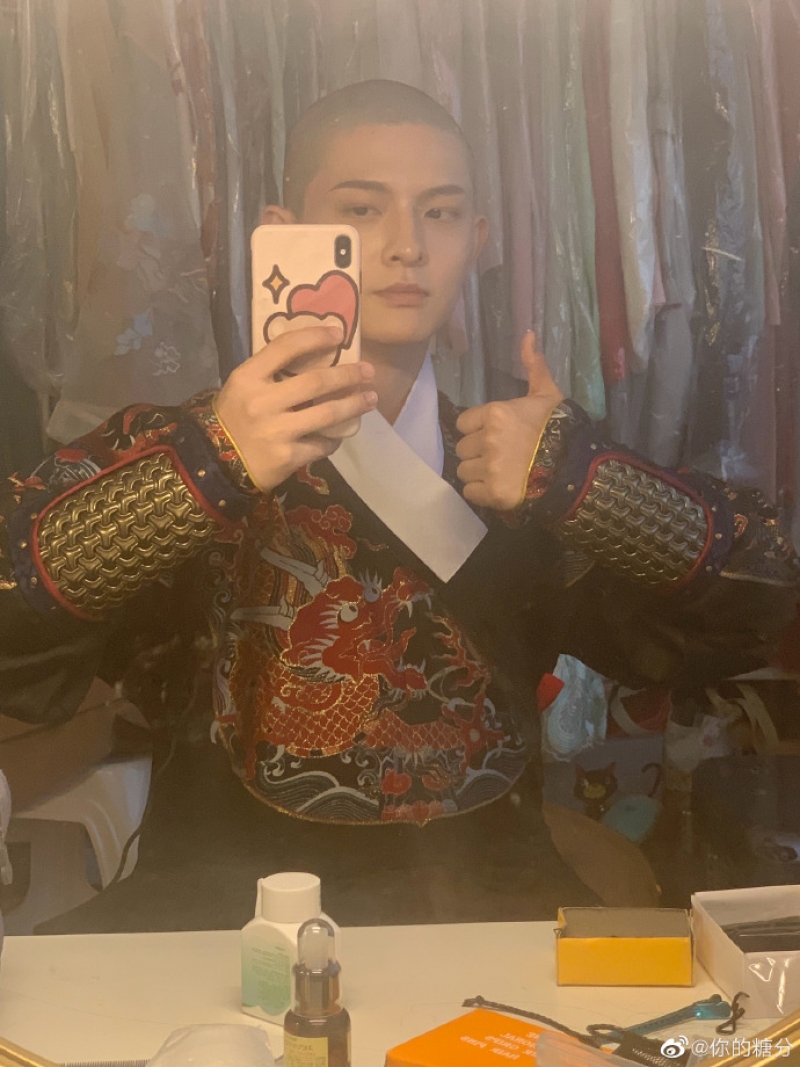 願意為他破戒！地表最帥和尚「雕刻般完美臉蛋」爆紅　網挖出「過去日常帥照」尖叫：快還俗❤️