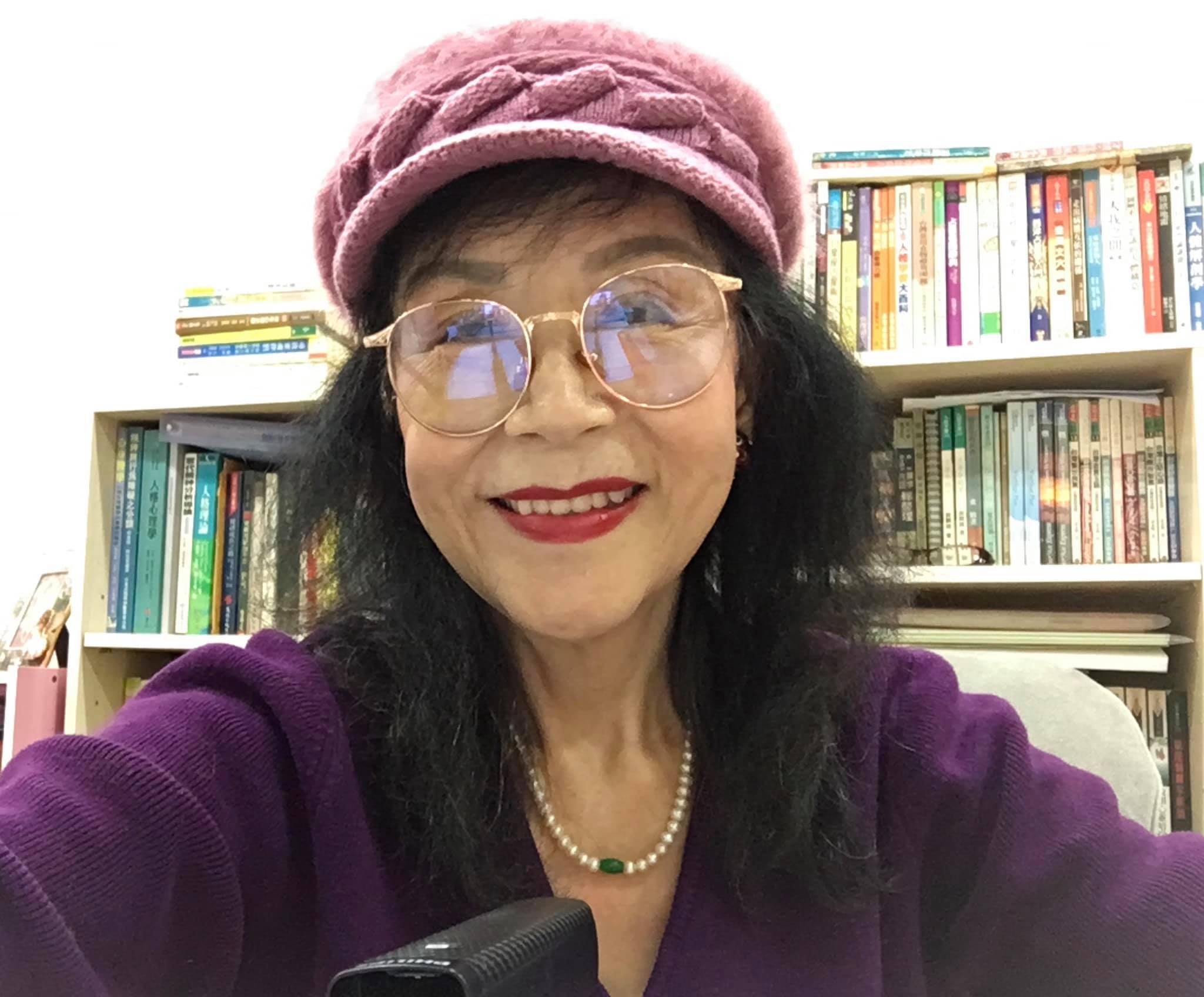 「金曲小姐」不再婚！離婚赴美念碩士「開公司授課」：最怕輪迴　71歲坐博愛座「遭疑憑什麼」體態超凍齡