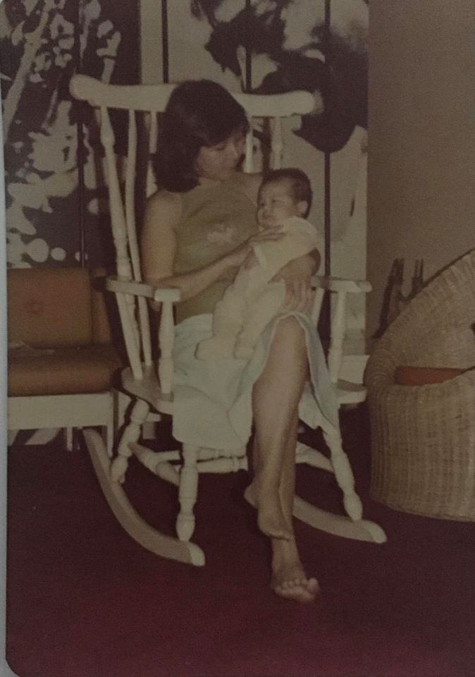 「金曲小姐」不再婚！離婚赴美念碩士「開公司授課」：最怕輪迴　71歲坐博愛座「遭疑憑什麼」體態超凍齡