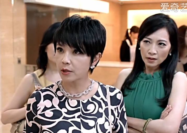 不願當討人厭後母！July「再婚重組2家8口」坦承曾關係緊張　今夫妻同心「逐漸被接納」成溫馨大家庭