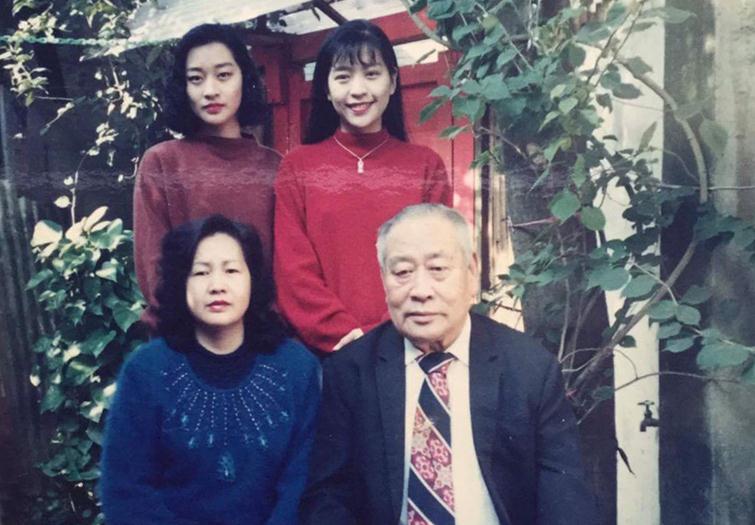 人生比小說曲折！軍中女神「中年失婚又失業」單親養兒子　爸爸臨走前「用37年身教教她」人生大逆轉
